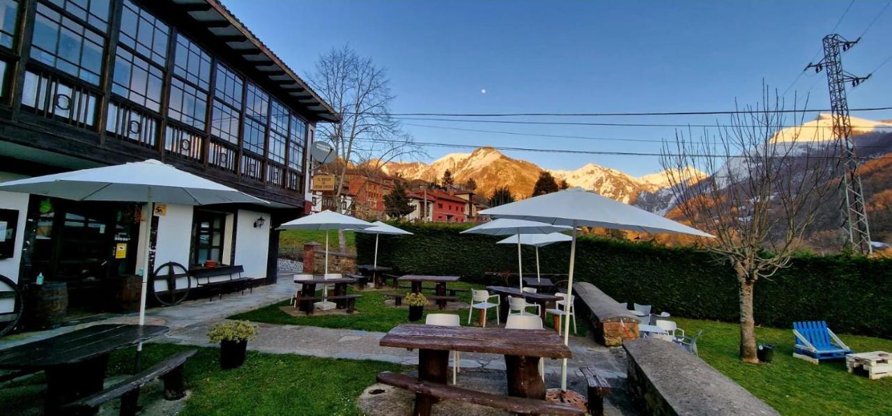 Hotel Restaurante La Carasca Orle Luaran gambar