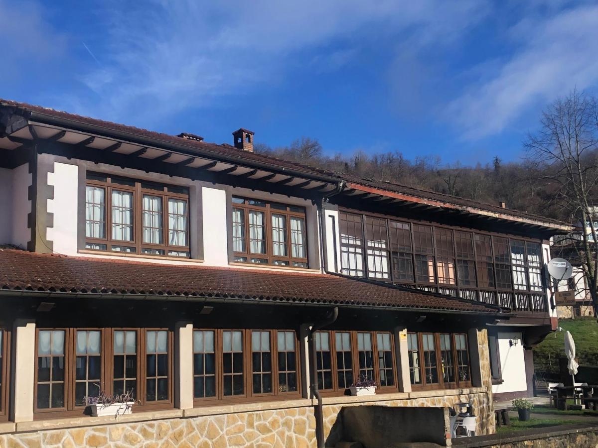 Hotel Restaurante La Carasca Orle Luaran gambar